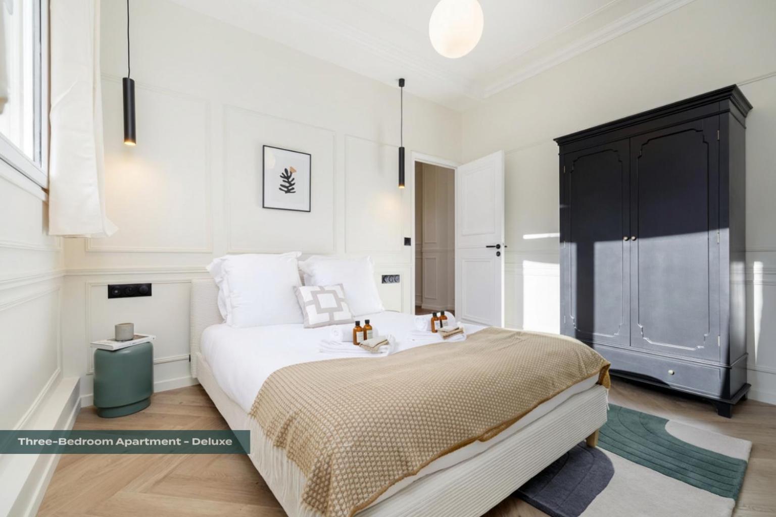 Three-Bedroom Deluxe Apartment